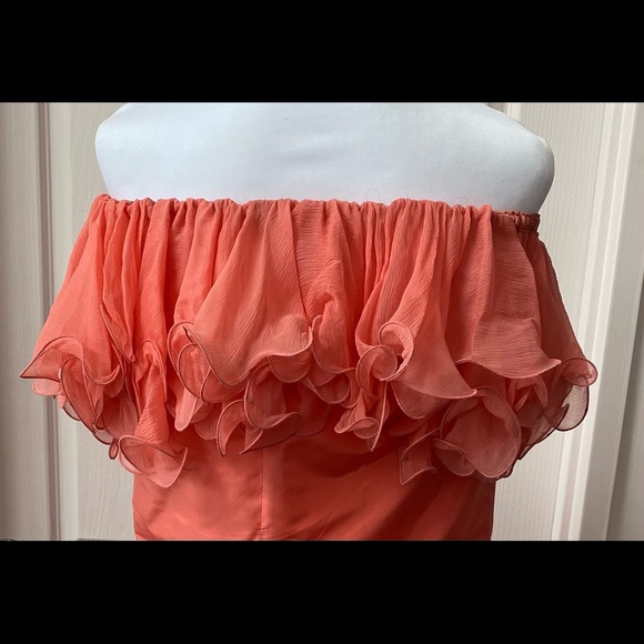George Gross peach firm satin top with chiffon ruffles size 10 in as new cond. - Picture 2 of 5